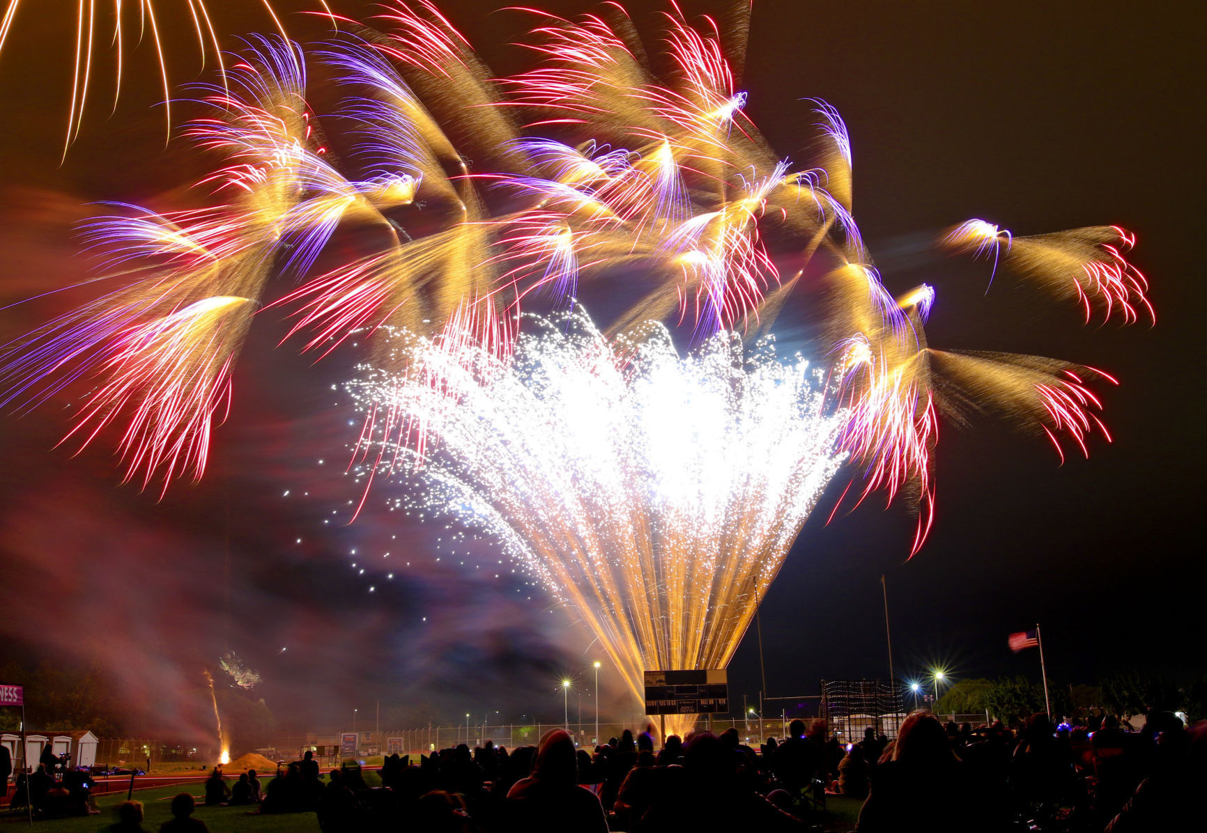 070419 Lompoc fireworks 01.jpg